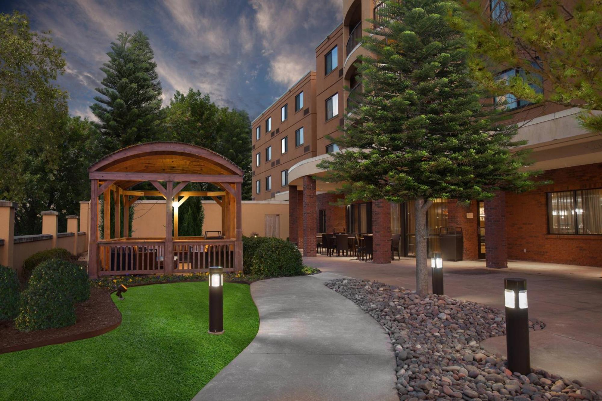 Courtyard By Marriott Fayetteville Dış mekan fotoğraf